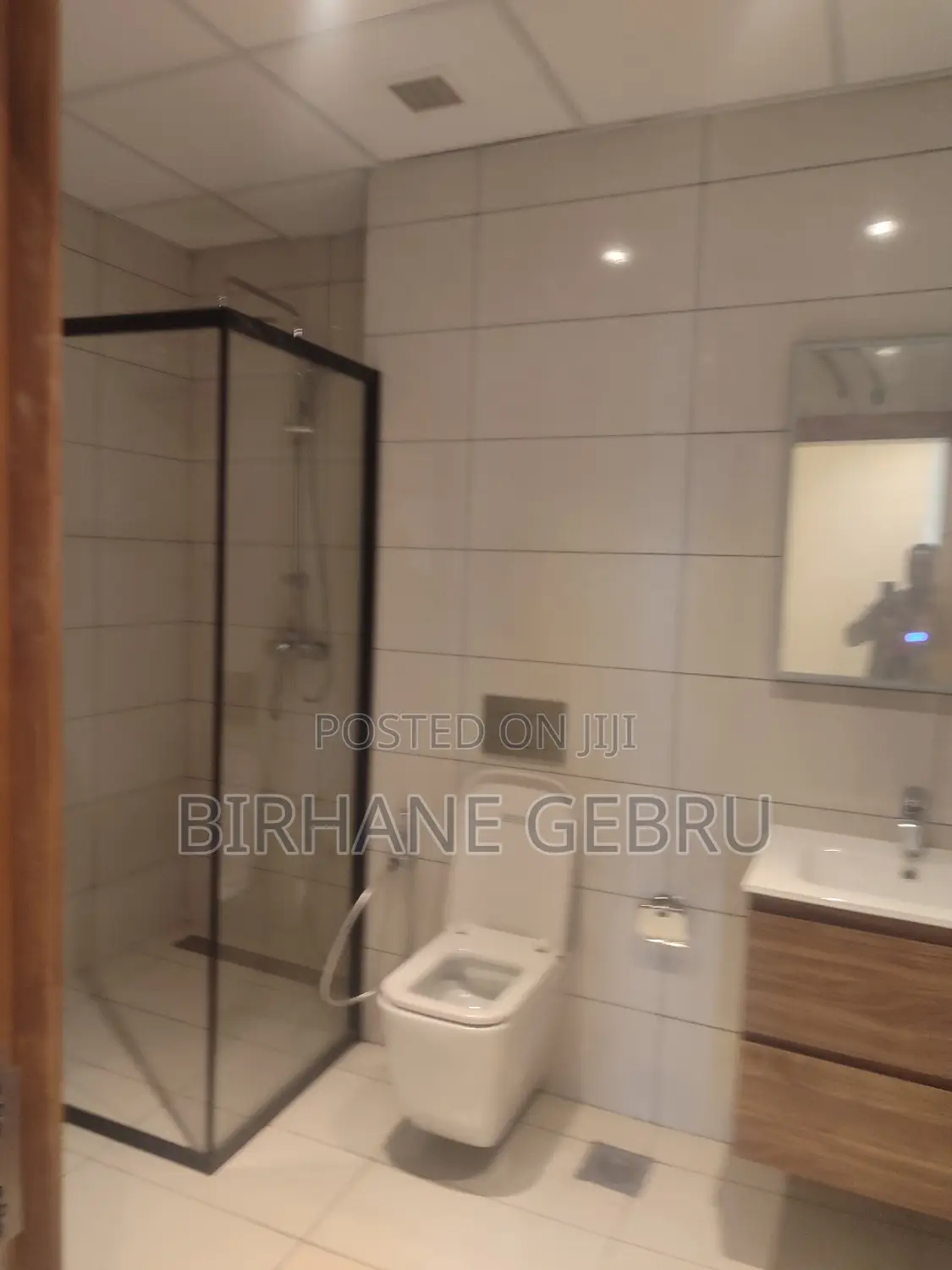 4 Bedroom Luxury Semi Fernished Apartiment for Rent