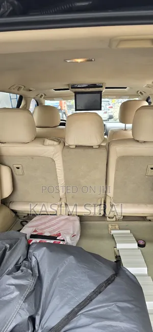 Toyota Land Cruiser 4.6 V8 GXR 2017 Gray