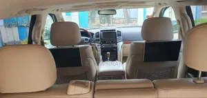 Toyota Land Cruiser 4.6 V8 GXR 2017 Gray