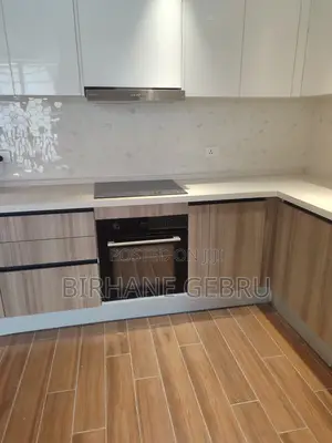 3 Bedroom Luxury Semi Fernished Apartiment for Rent