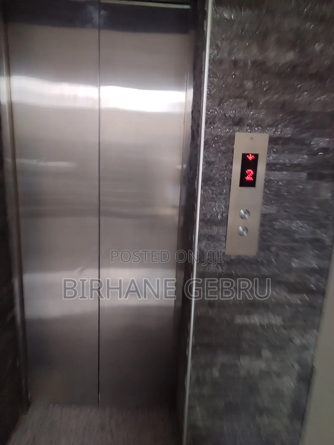 3 Bedroom Luxury Semi Fernished Apartiment for Rent