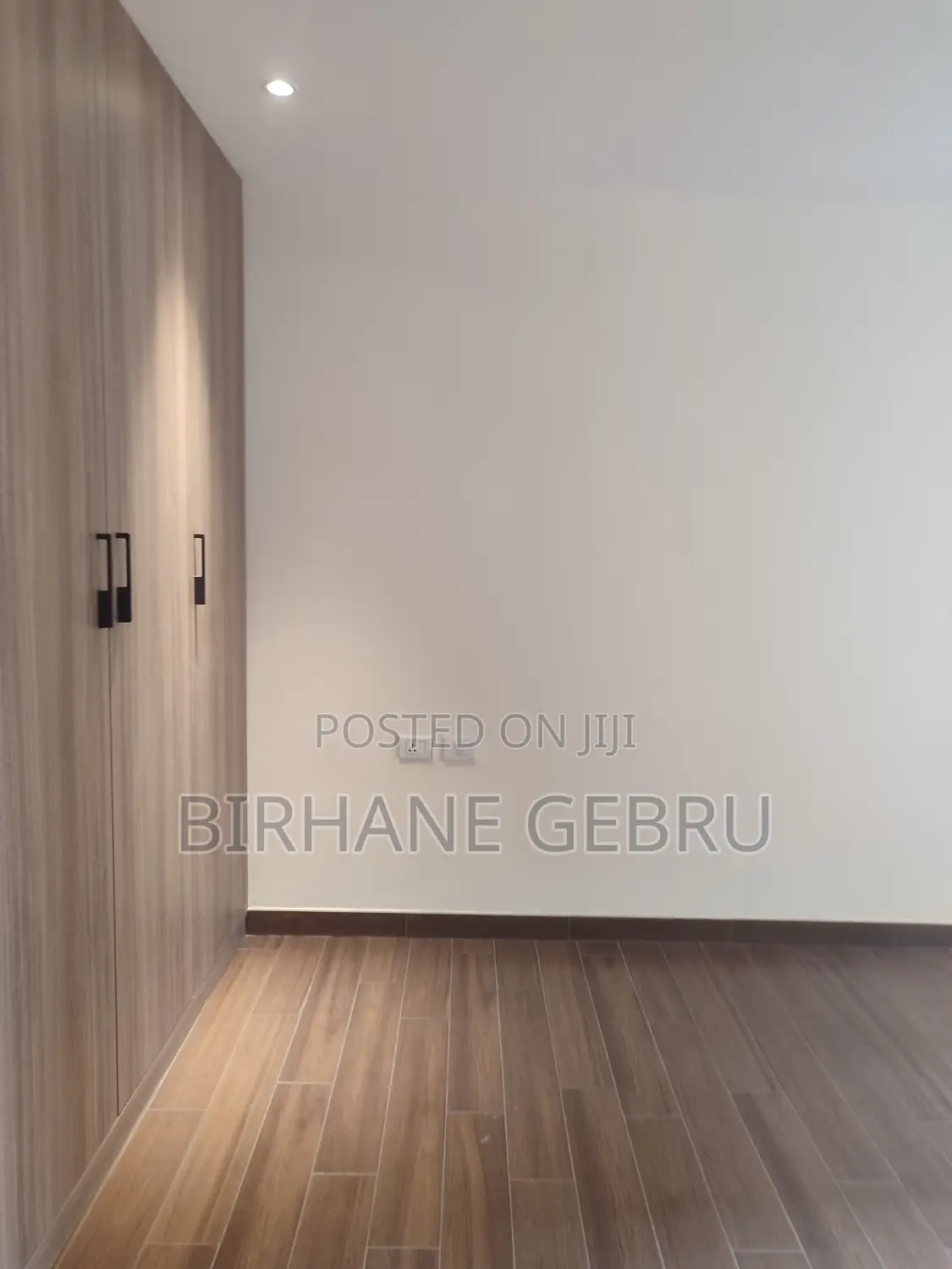 3 Bedroom Luxury Semi Fernished Apartiment for Rent