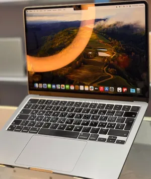 New Laptop Apple MacBook Air 2022 M2 8GB Apple M2 SSD 256GB