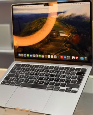 New Laptop Apple MacBook Air 2022 M2 8GB Apple M2 SSD 256GB