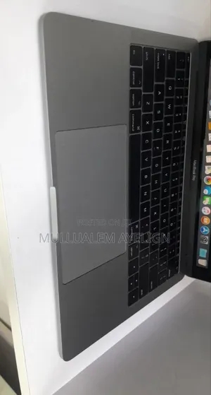 New Laptop Apple MacBook Pro 2017 8GB Intel Core I5 SSD 128GB