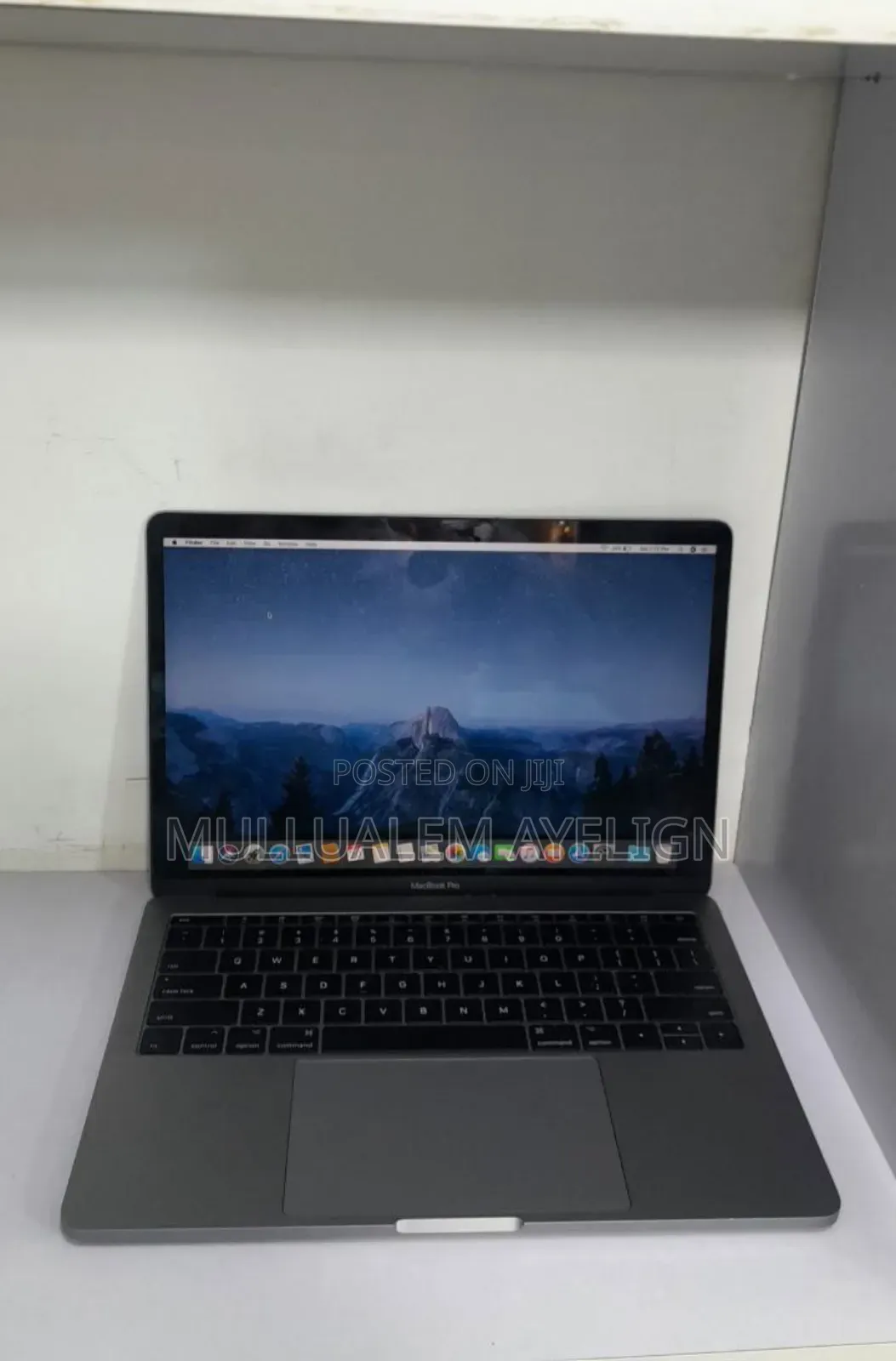 New Laptop Apple MacBook Pro 2017 8GB Intel Core I5 SSD 128GB