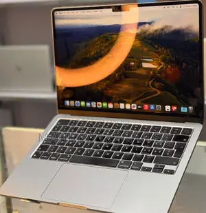 New Laptop Apple MacBook Air 2022 M2 8GB Apple M2 SSD 256GB