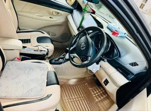 Toyota Yaris 2016 Gray