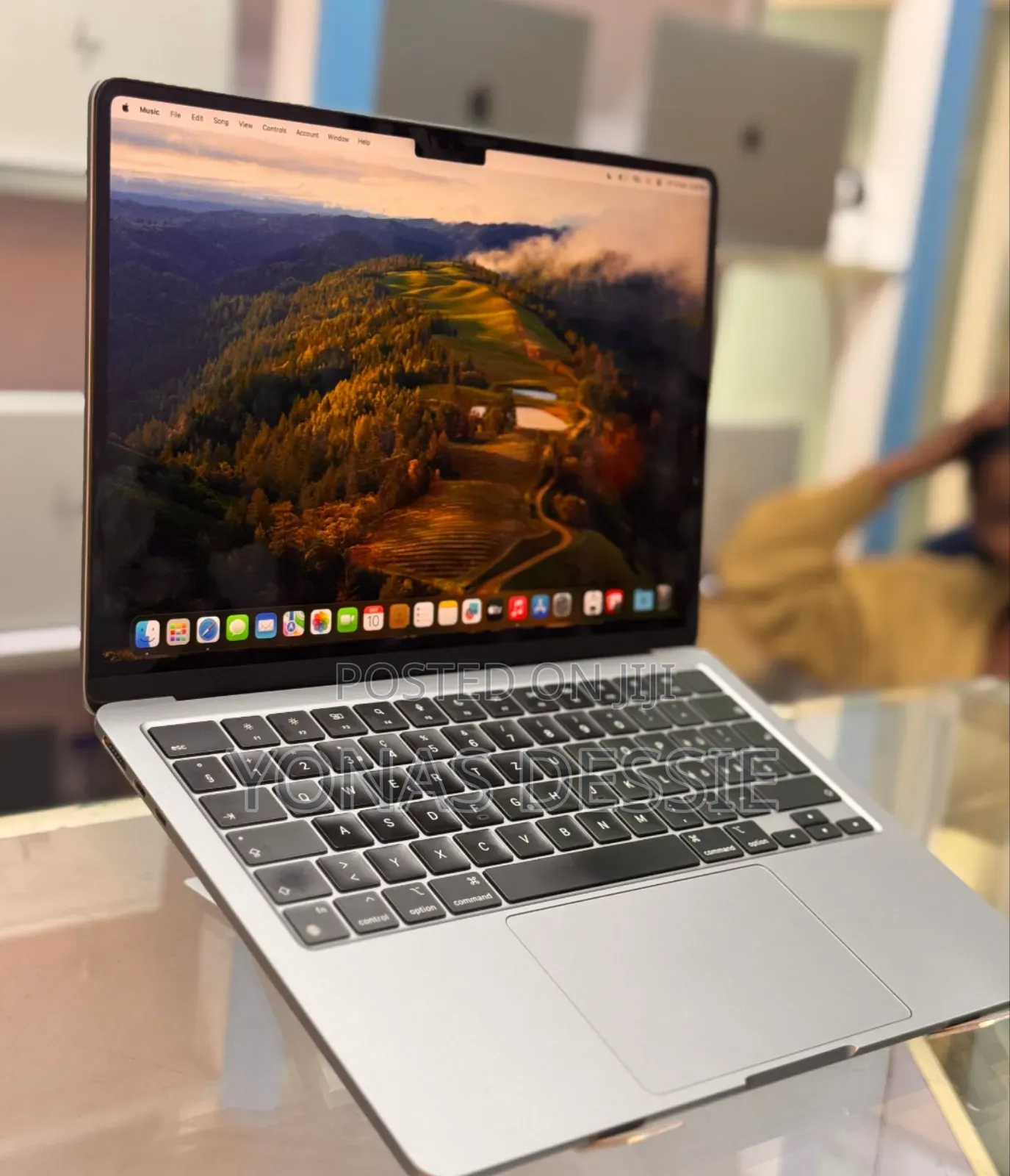 New Laptop Apple MacBook Air 2022 M2 8GB SSD 256GB