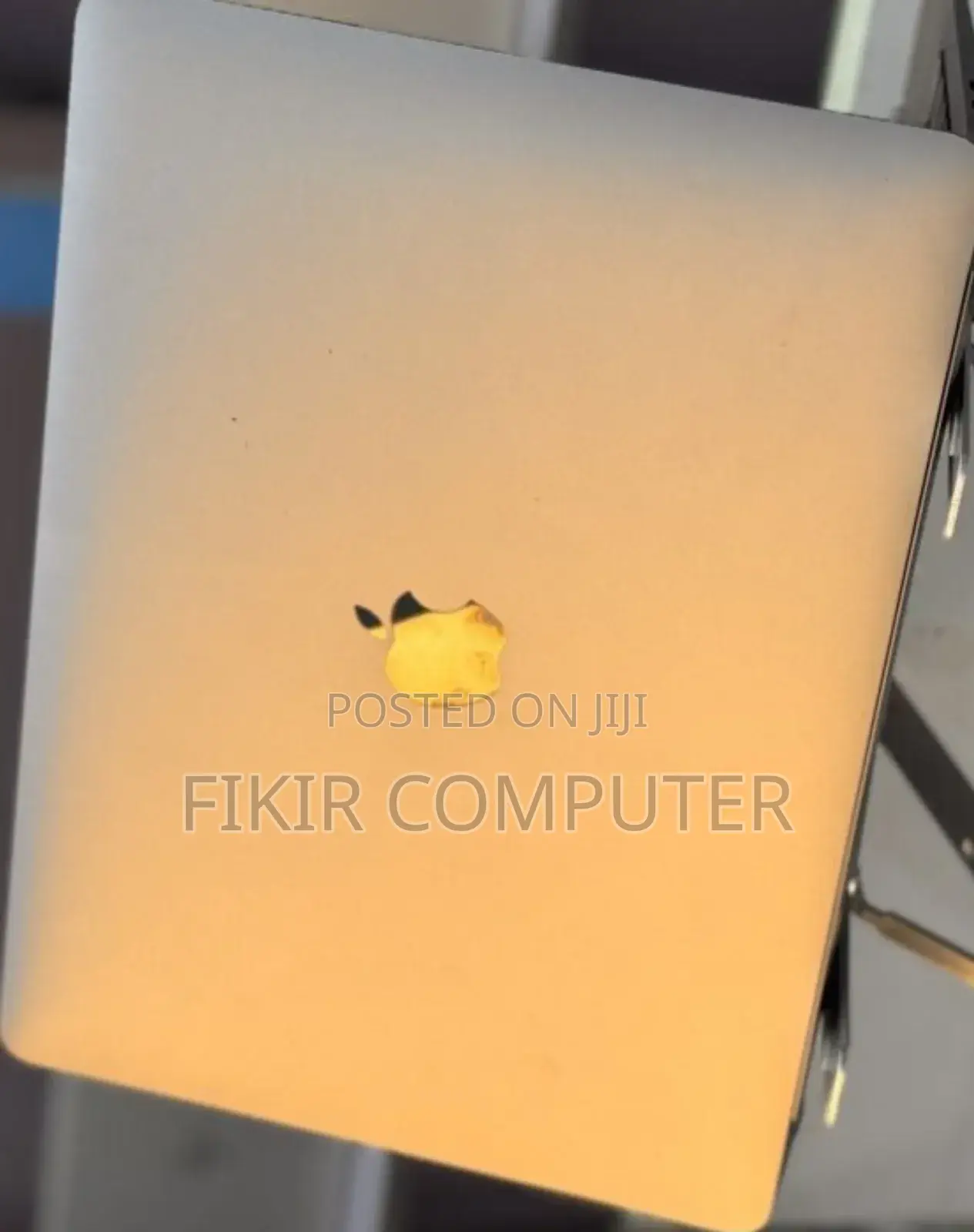 New Laptop Apple MacBook Pro M1 8GB Apple M1 Pro SSD 256GB