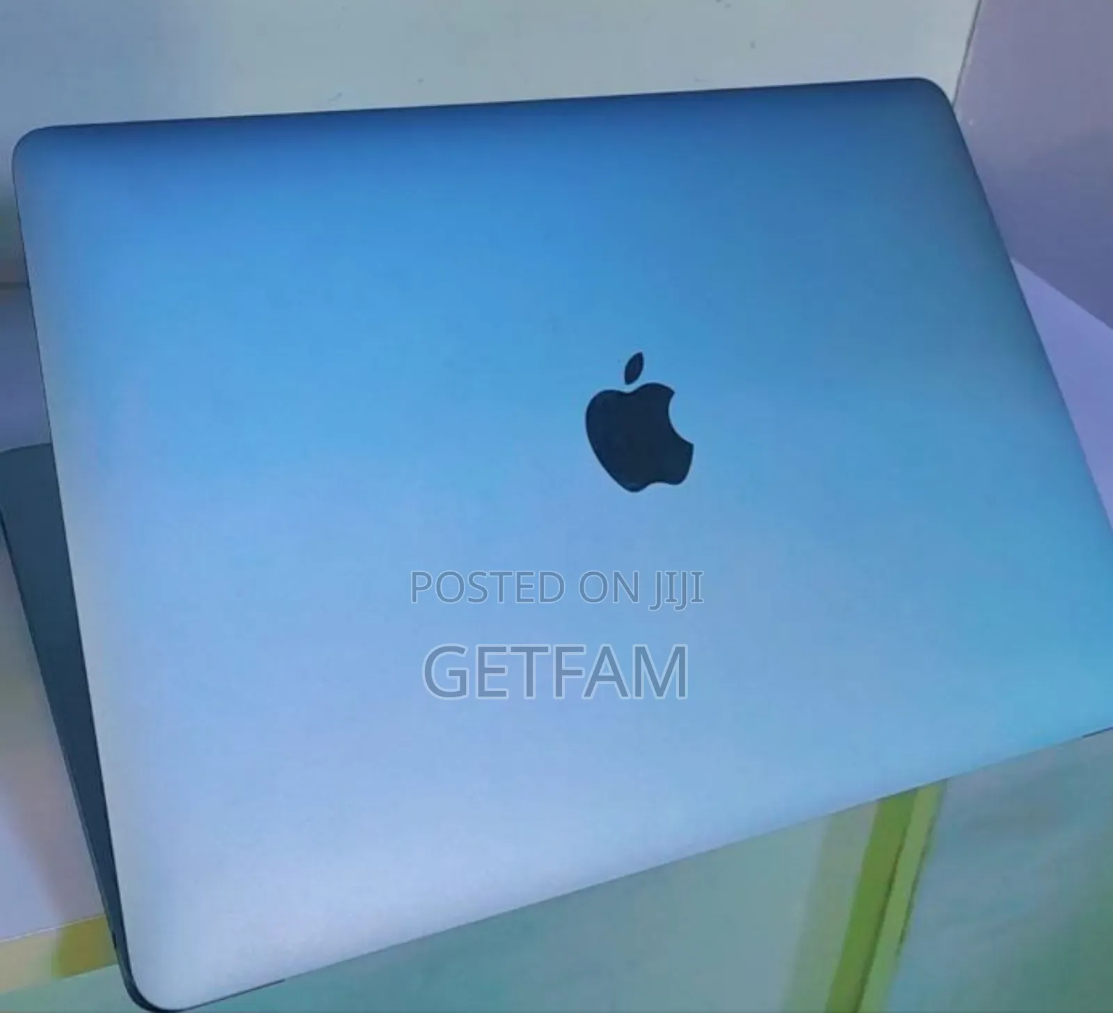 New Laptop Apple MacBook Pro 2020 8GB Apple M1 Pro SSD 512GB