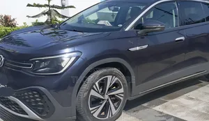 Volkswagen ID.6 2022 Blue