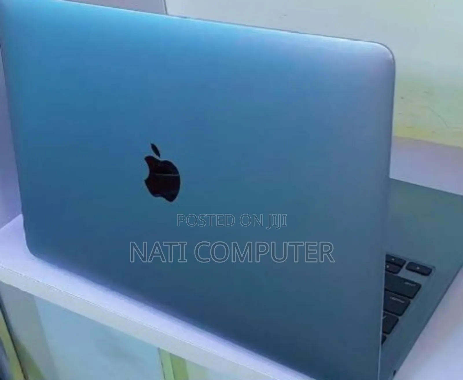New Laptop Apple MacBook Pro M1 8GB Intel Core i7 SSD 256GB