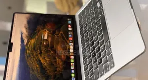 Photo - New Laptop Apple MacBook Air 2022 M2 8GB Intel Core M2 SSD 256GB