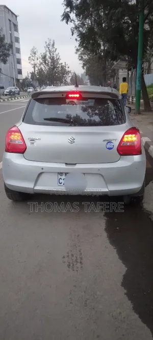 Suzuki Swift 2022 Silver