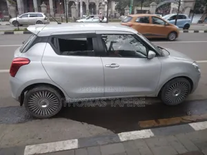 Suzuki Swift 2022 Silver