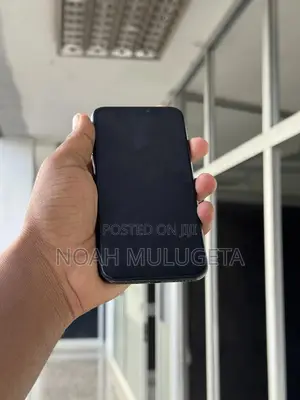 New Apple iPhone 11 64 GB Black