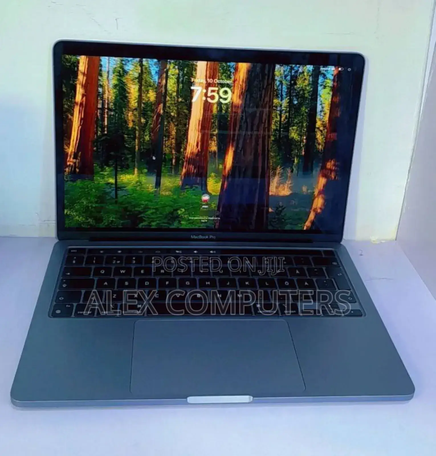 New Laptop Apple MacBook Pro M1 8GB Apple M1 SSD 512GB