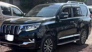 Toyota Land Cruiser Prado 2.8 2022 Black