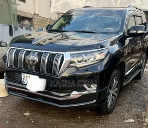 Photo - Toyota Land Cruiser Prado 2.8 2022 Black