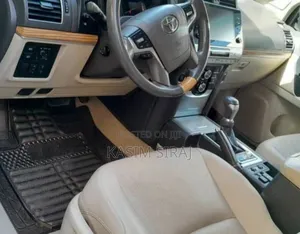 Toyota Land Cruiser Prado 2.8 2022 Black