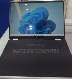 New Laptop HP OmniBook 5 Flip 16GB Intel Core 7 SSD 1T