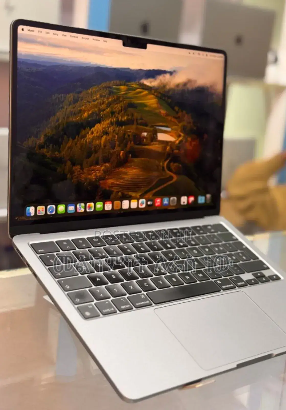 New Laptop Apple MacBook Air 2022 M2 8GB Apple M2 SSD 256GB