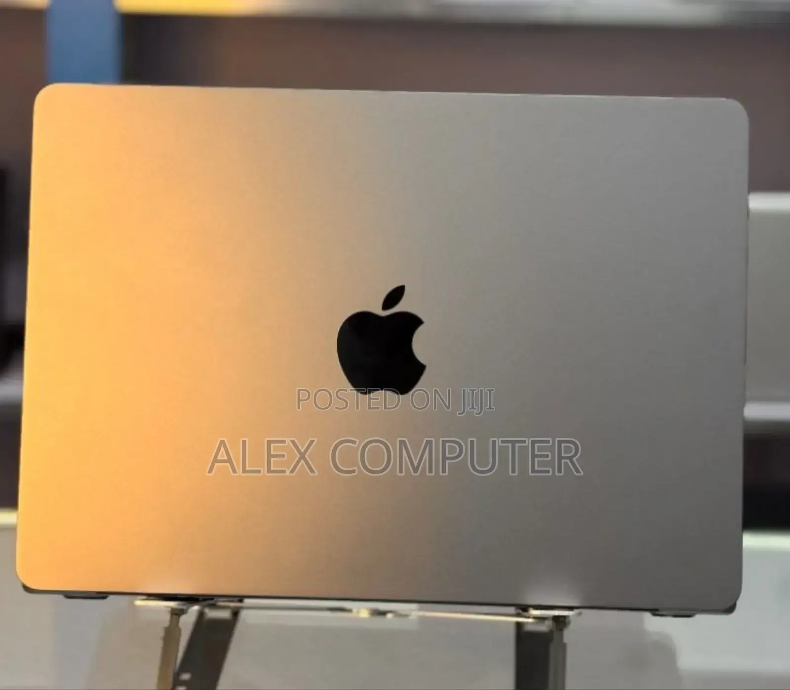 New Laptop Apple MacBook Air 2022 M2 8GB Apple M2 SSD 256GB