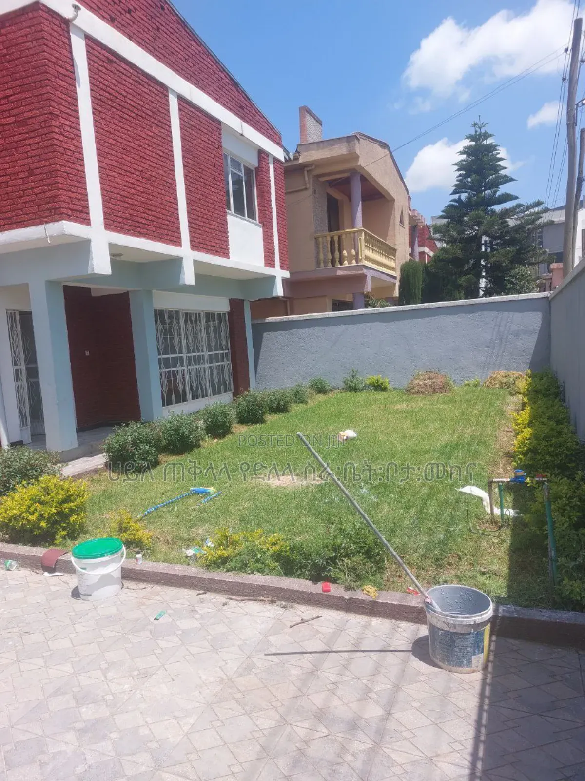 Furnished 6bdrm Townhouse/Terrace in አያት ዞን ኮምፋውንድ ግብ ውስጥ, Yeka