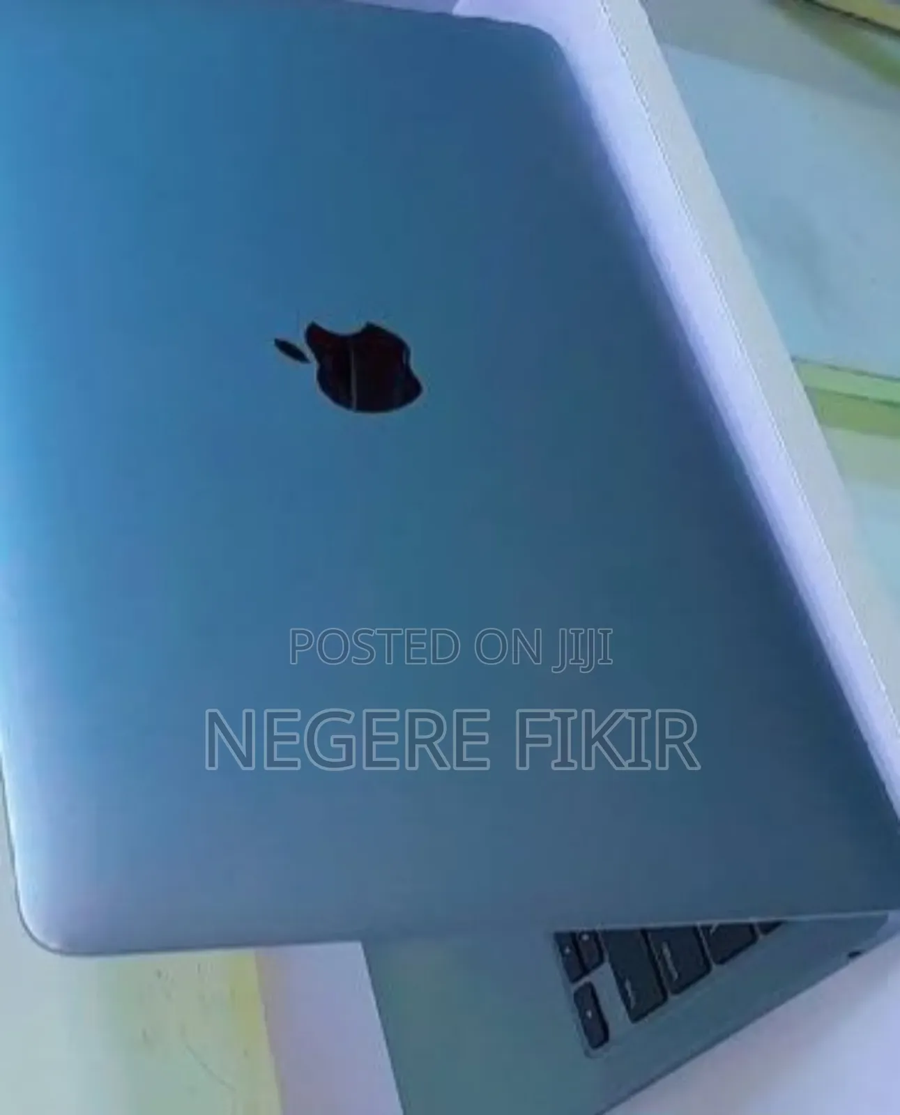 New Laptop Apple MacBook 8GB Apple M1 SSD 256GB