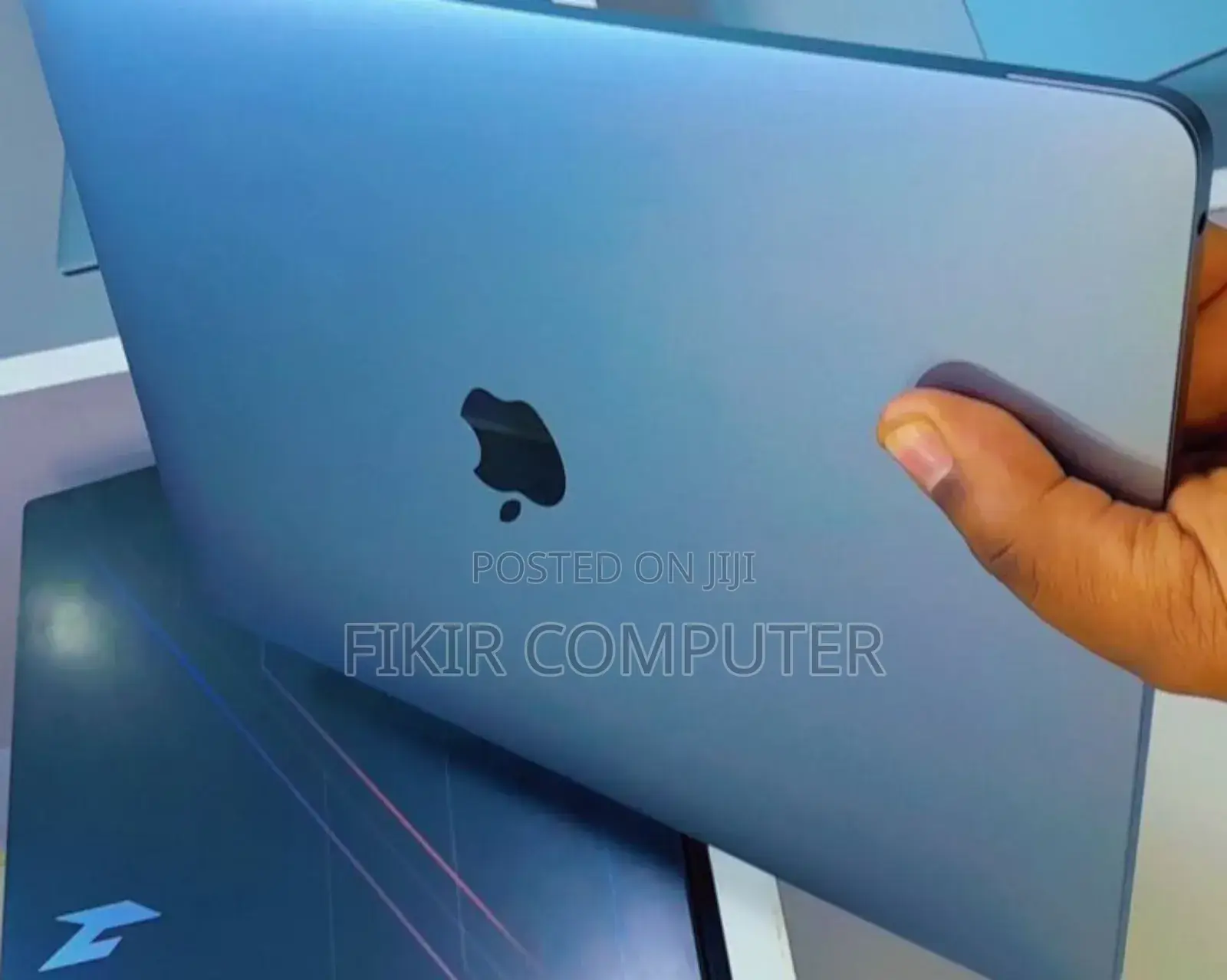 New Laptop Apple MacBook 8GB Apple M1 SSD 256GB