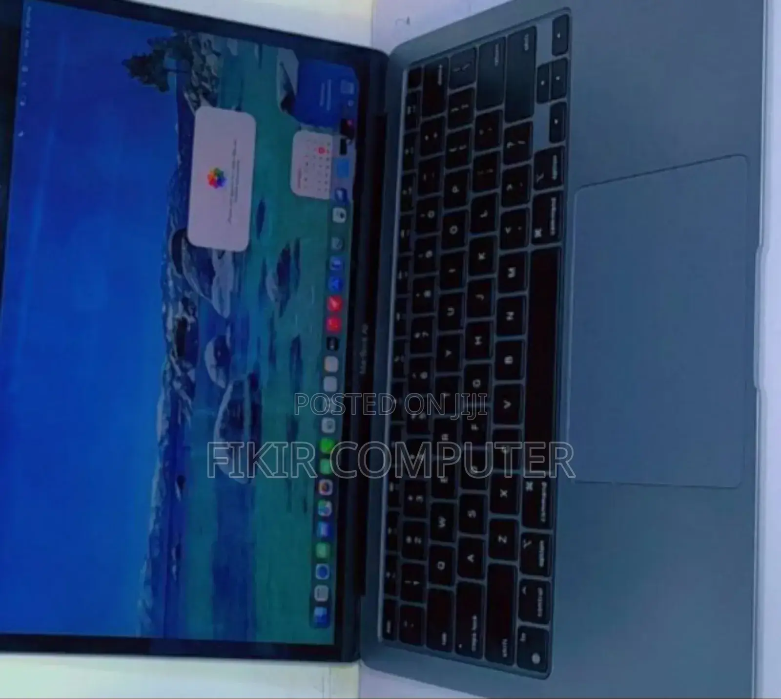 New Laptop Apple MacBook 8GB Apple M1 SSD 256GB