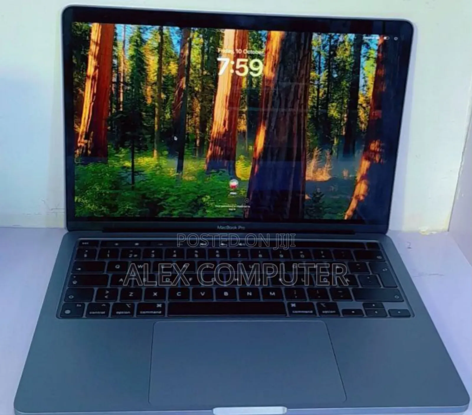 New Laptop Apple MacBook Pro M1 8GB Apple M1 Pro SSD 512GB