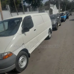Photo - Toyota HiAce 2006 White
