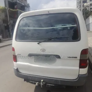 Toyota HiAce 2006 White