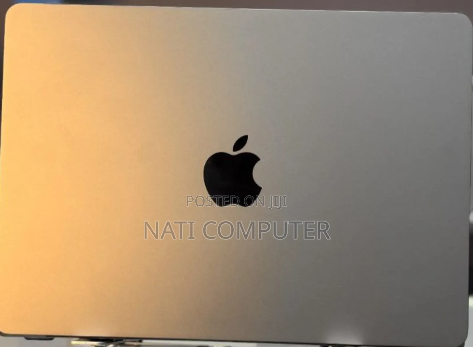 New Laptop Apple MacBook Air 2022 M2 8GB AMD A10 SSD 256GB