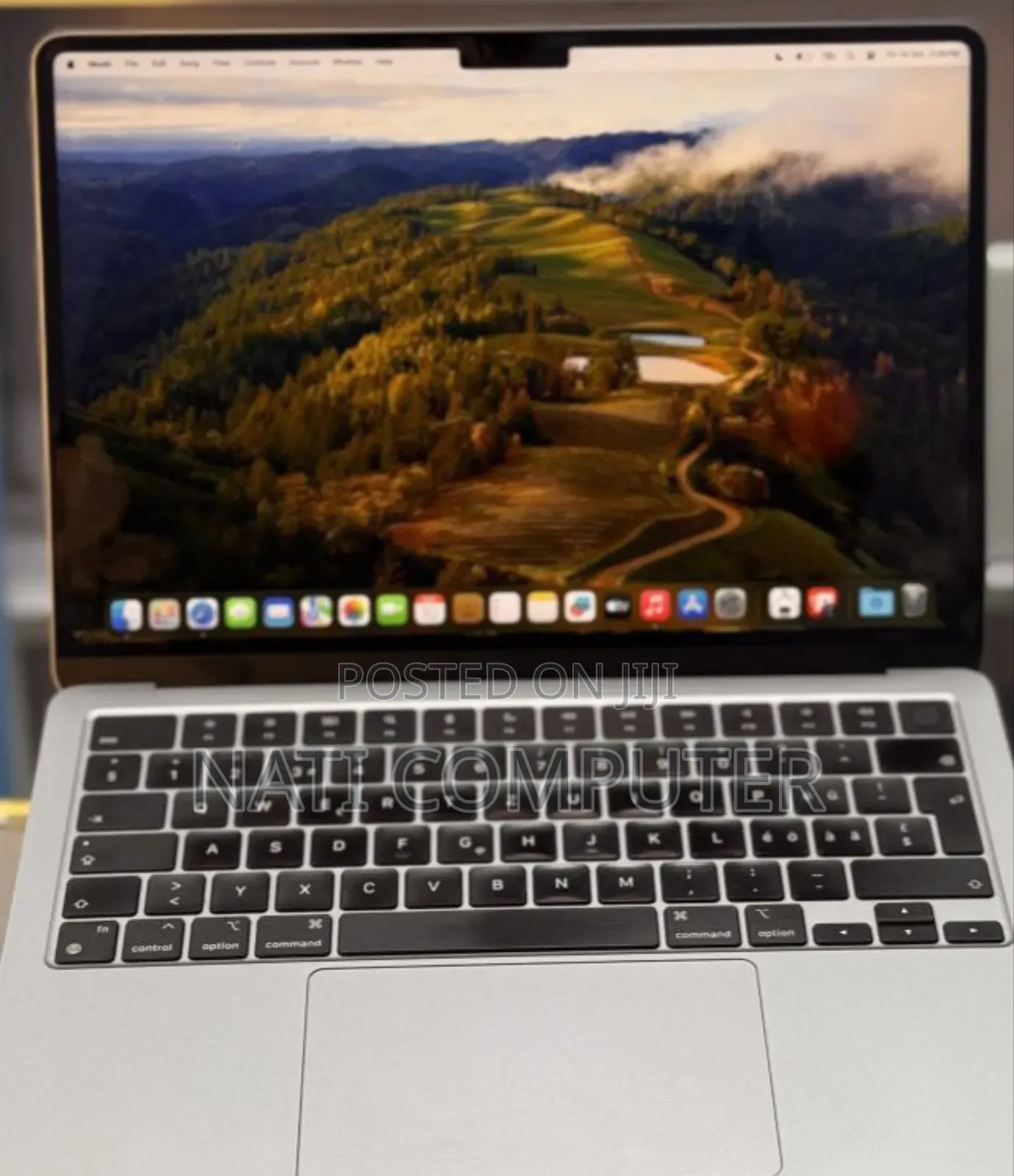 New Laptop Apple MacBook Air 2022 M2 8GB AMD A10 SSD 256GB