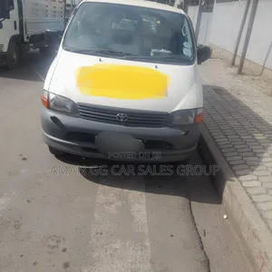 Toyota HiAce 2006 White
