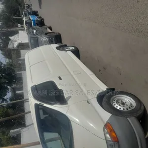 Toyota HiAce 2006 White