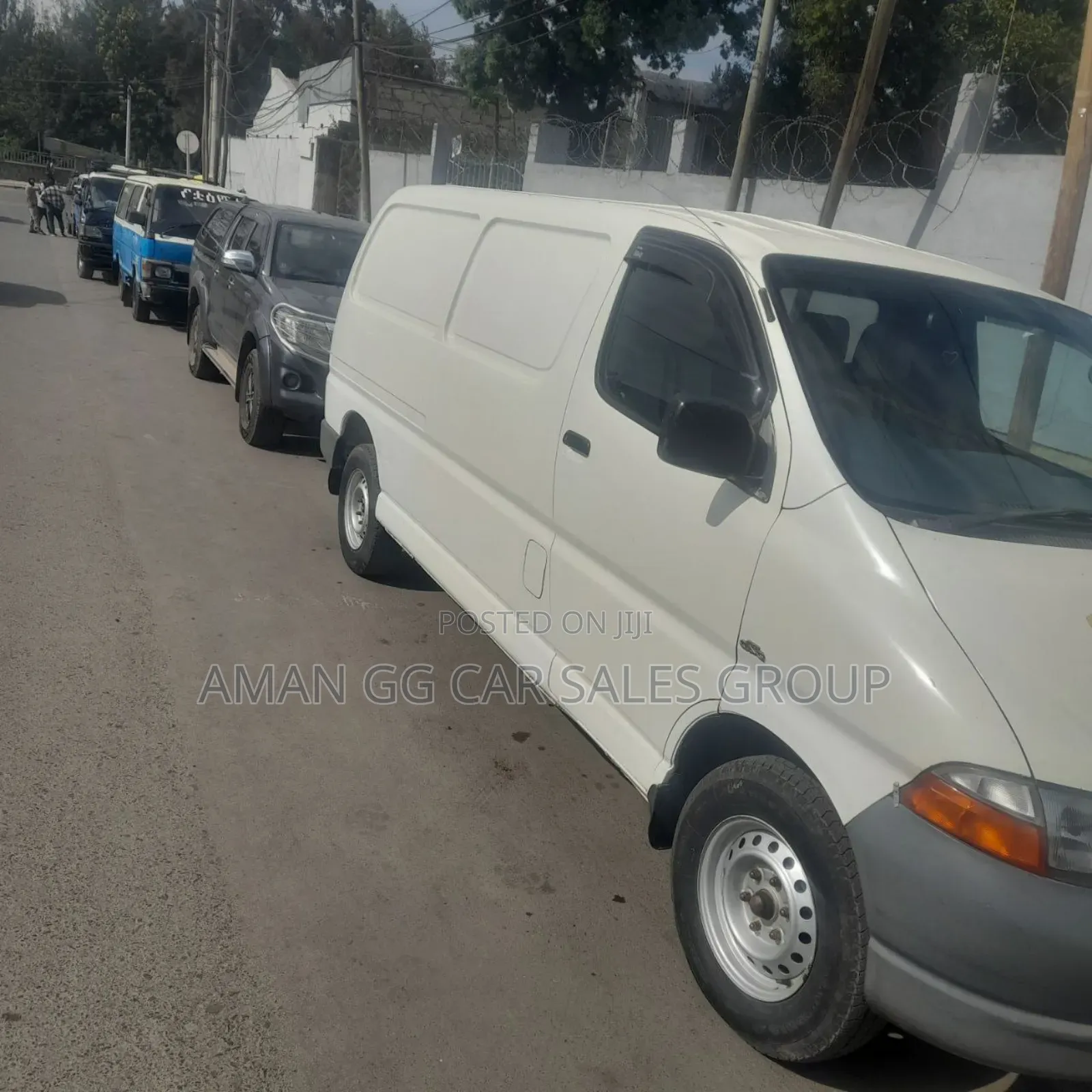 Toyota HiAce 2006 White