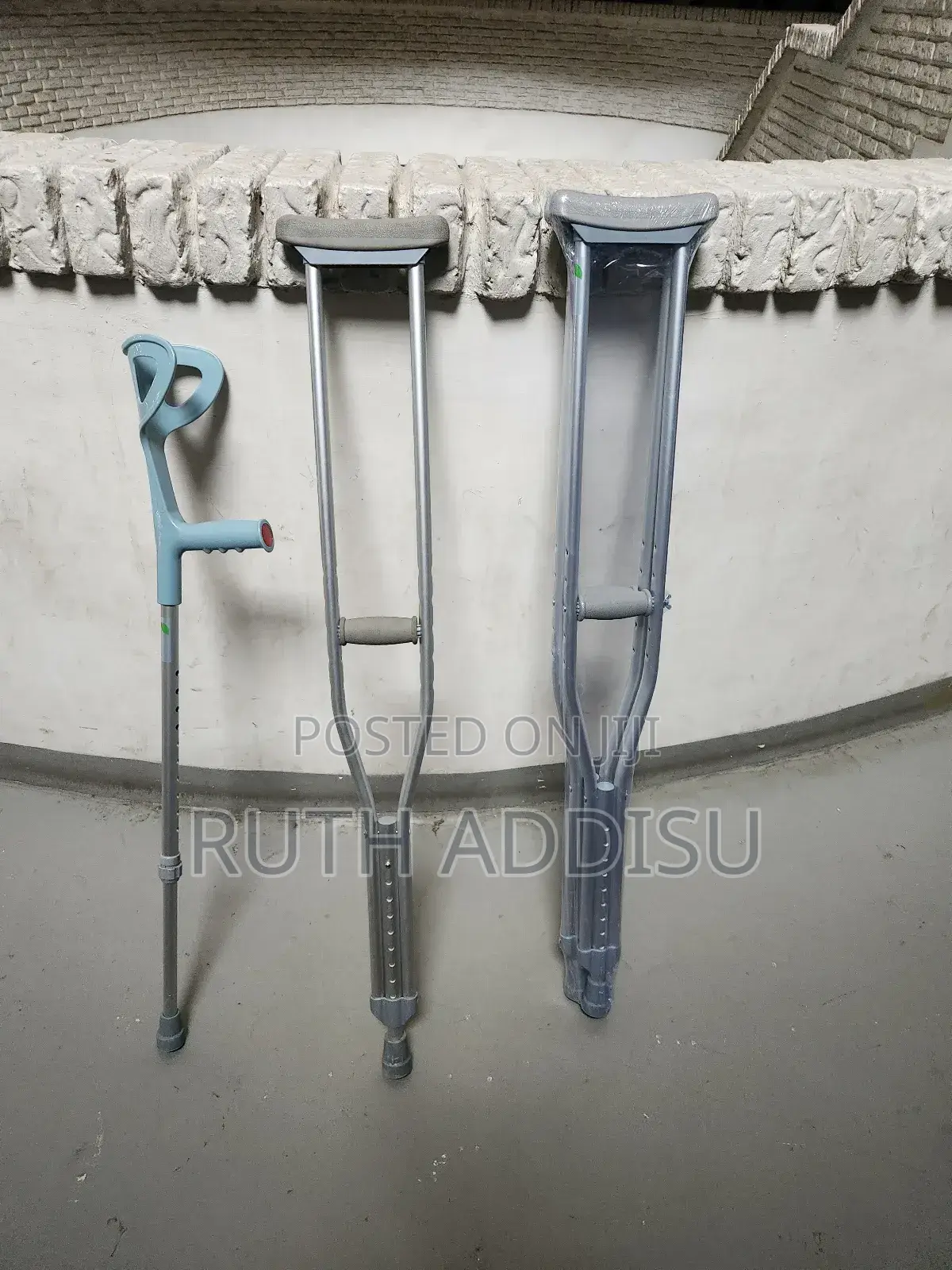 Crutches Both Axillary and Elbow Bilateral Crutches翗不bilateral Crutche