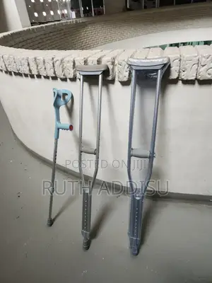 Photo - Axillary and Elbow Brand New Crutches風格brand New Axillary Crutches