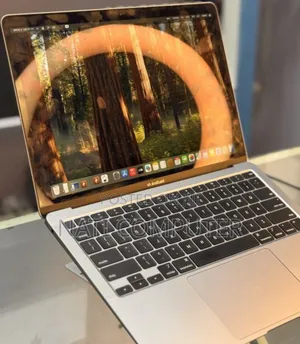 New Laptop Apple MacBook Pro M1 8GB Intel Core I7 SSD 256GB
