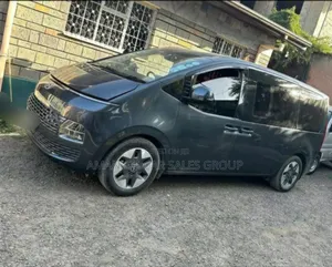 Hyundai Starex 2022 Black