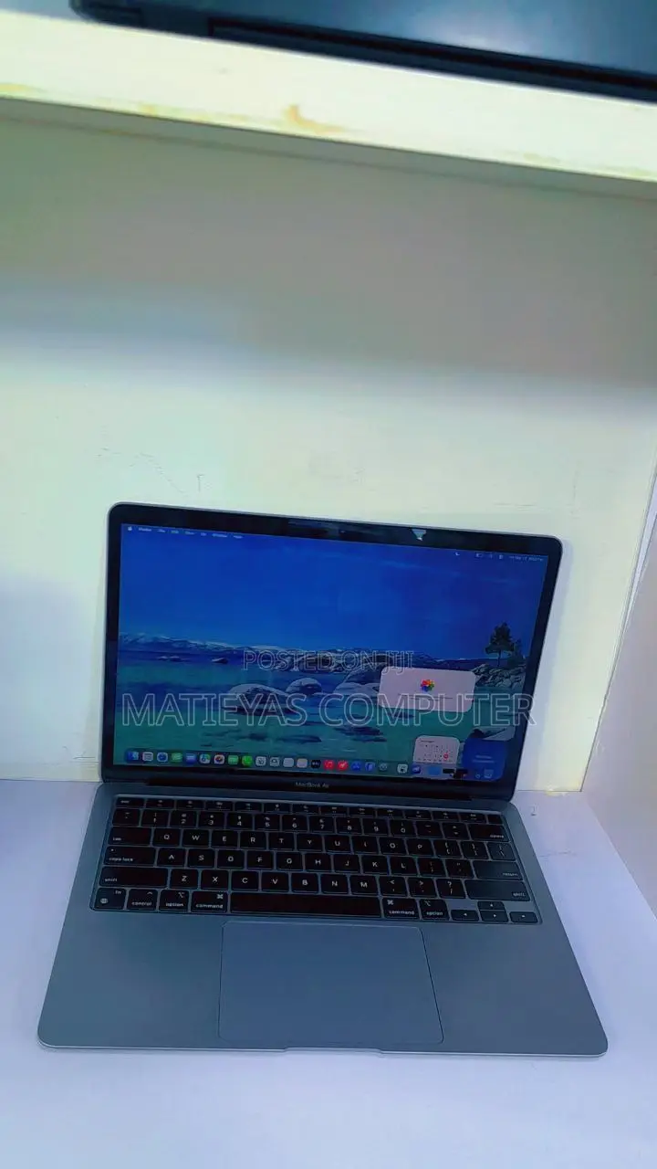 New Laptop Apple MacBook Air 2020 M1 8GB Apple M1 SSD 256GB