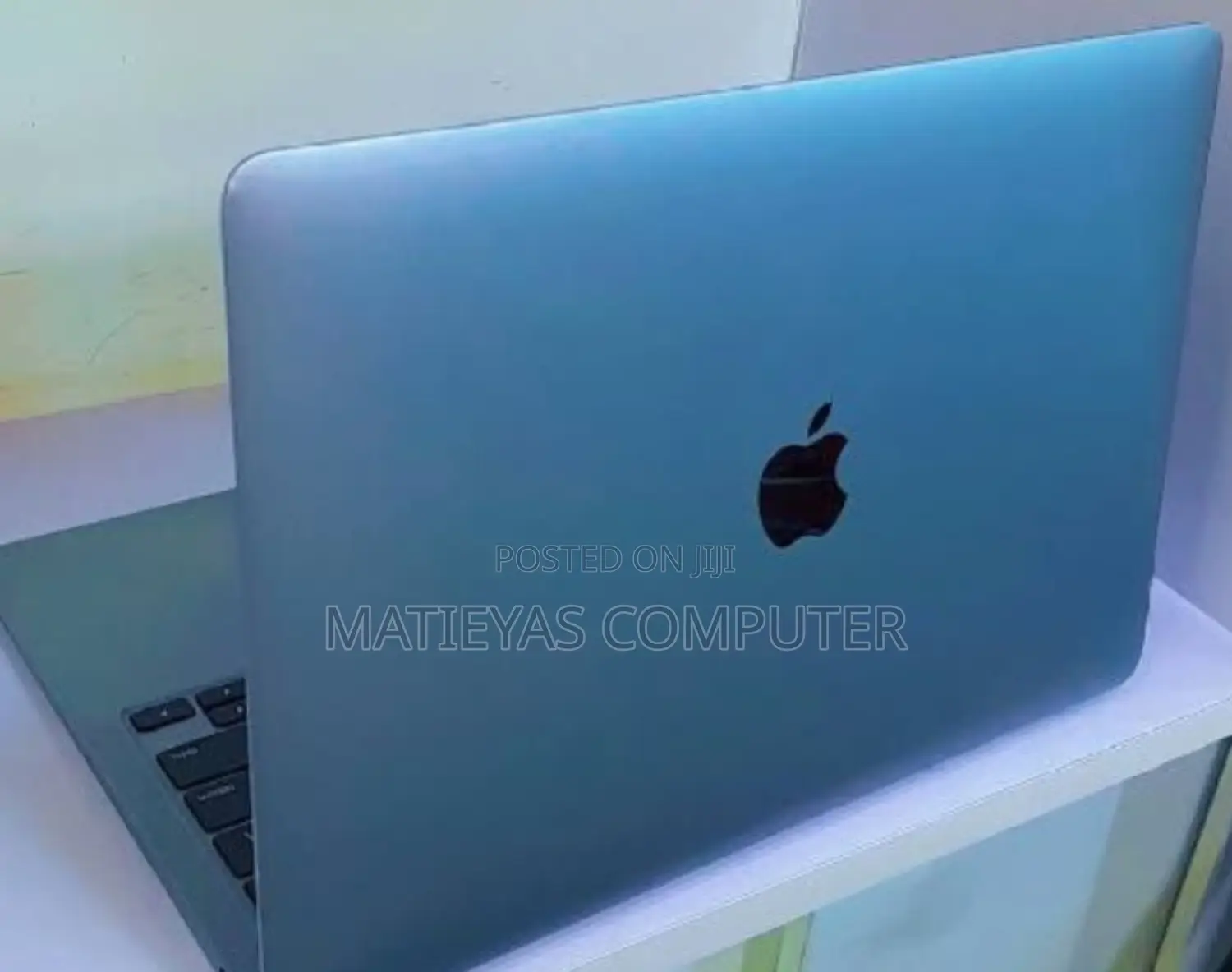 New Laptop Apple MacBook Air 2020 M1 8GB Apple M1 SSD 256GB