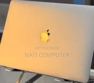 New Laptop Apple MacBook Pro M1 8GB Intel Core I7 SSD 256GB