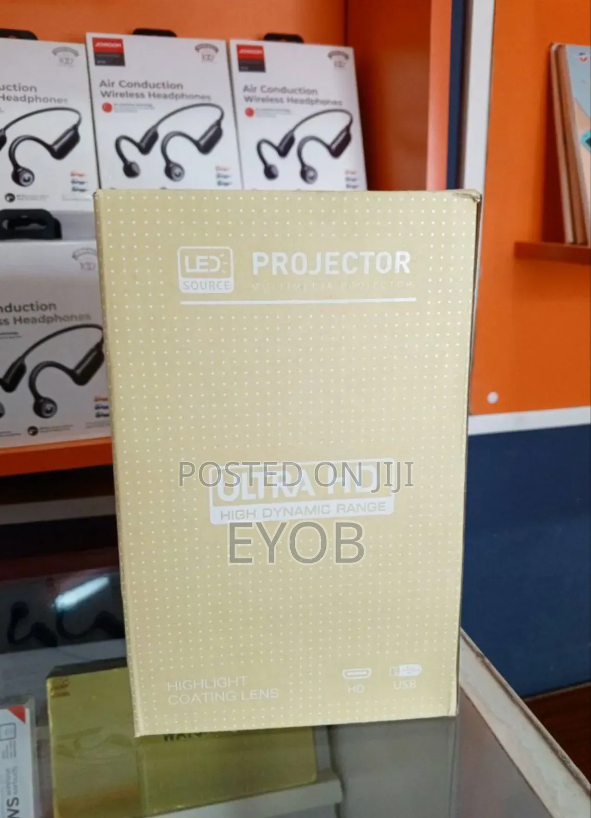 Ultra Hd 
High Domenic Range 
Projector