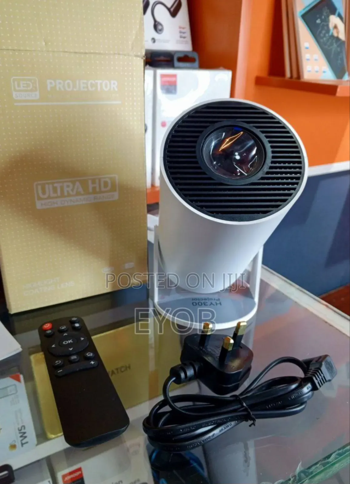 Ultra Hd 
High Domenic Range 
Projector