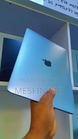 Photo - New Laptop Apple MacBook Air 2020 M1 8GB Apple M1 SSD 256GB